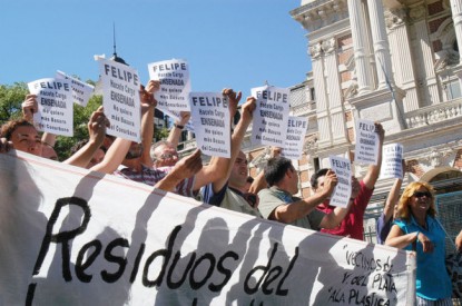 Ensenadenses frente a la Casa de Gobierno