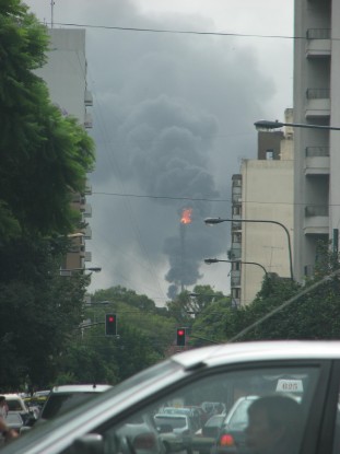 Antorcha YPF vista desde La Plata