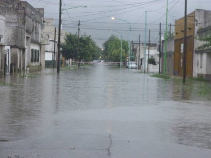 imagen tomada x vecinos, calle Peri en Ensenada