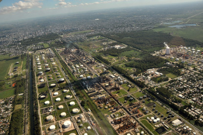 imagen aérea de destilería La Plata tomada por nuevo ambiente